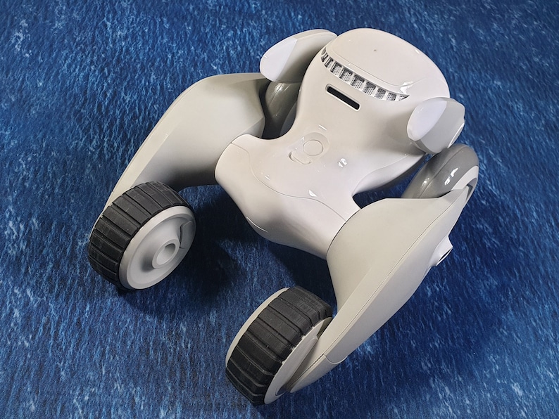 Micheloona: Bakhjul/däck med slitbanor till Loona Pet Robot för att öka greppet på ojämna ytor. bild 6