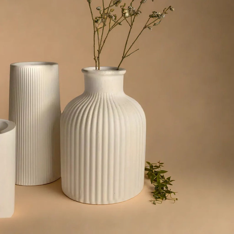 Deko Vase aus Porzellan Gips Bild 1