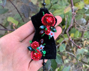 Handmade Mannequin Brooch , Embroidered Flower Model Pin, Rehearsal Dummy Brooch, Red Mannequin Jewelry, Unique Gift For Women,Christmas Pin