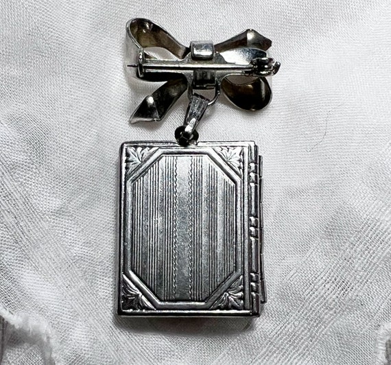 Rare Keepsake Engraved Silver Tone Souvenir Photo… - image 2