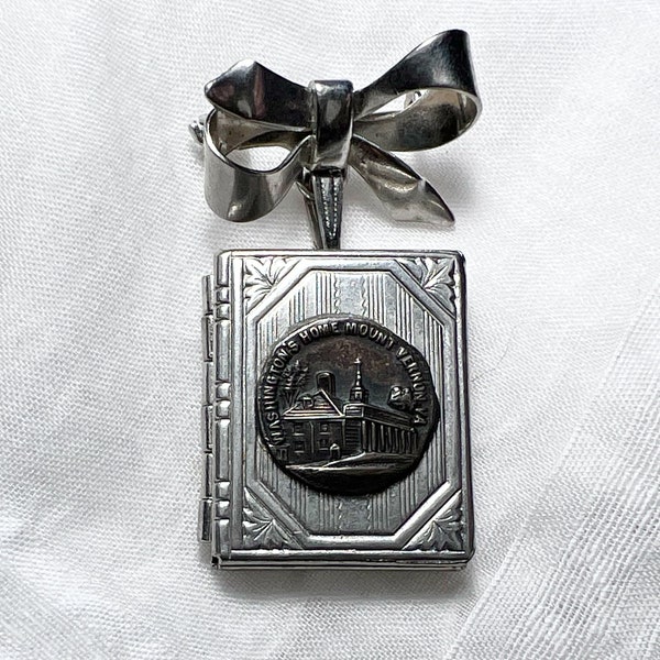 Rare Keepsake Engraved Silver Tone Souvenir Photo Album Locket Pin features Metal Bow, Mount Vernon in Relief.