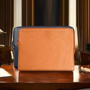 Custodia personalizzata per Macbook da 16" e 14" Custodia per Macbook Air Custodia impermeabile in pelle per laptop Custodia imbottita per laptop Regalo di Natale per lui/lei