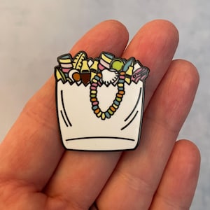 80s 90s kind vintage retro revers pin emaille badge penny snoep pick n mix candy picknmix schuim banaan ketting aanwezig cadeau jeugdherinnering