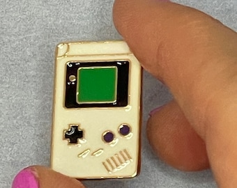 Gameboy Enamel Lapel Pin badge: 80s/90s Retro Nostalgia