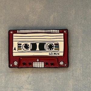 Épinglette rétro vintage des années 80 et 90 pour enfant, badge en émail, mélange rouge, cassette, carte de protection, cadeau, souvenirs, remplissage 30 40e anniversaire