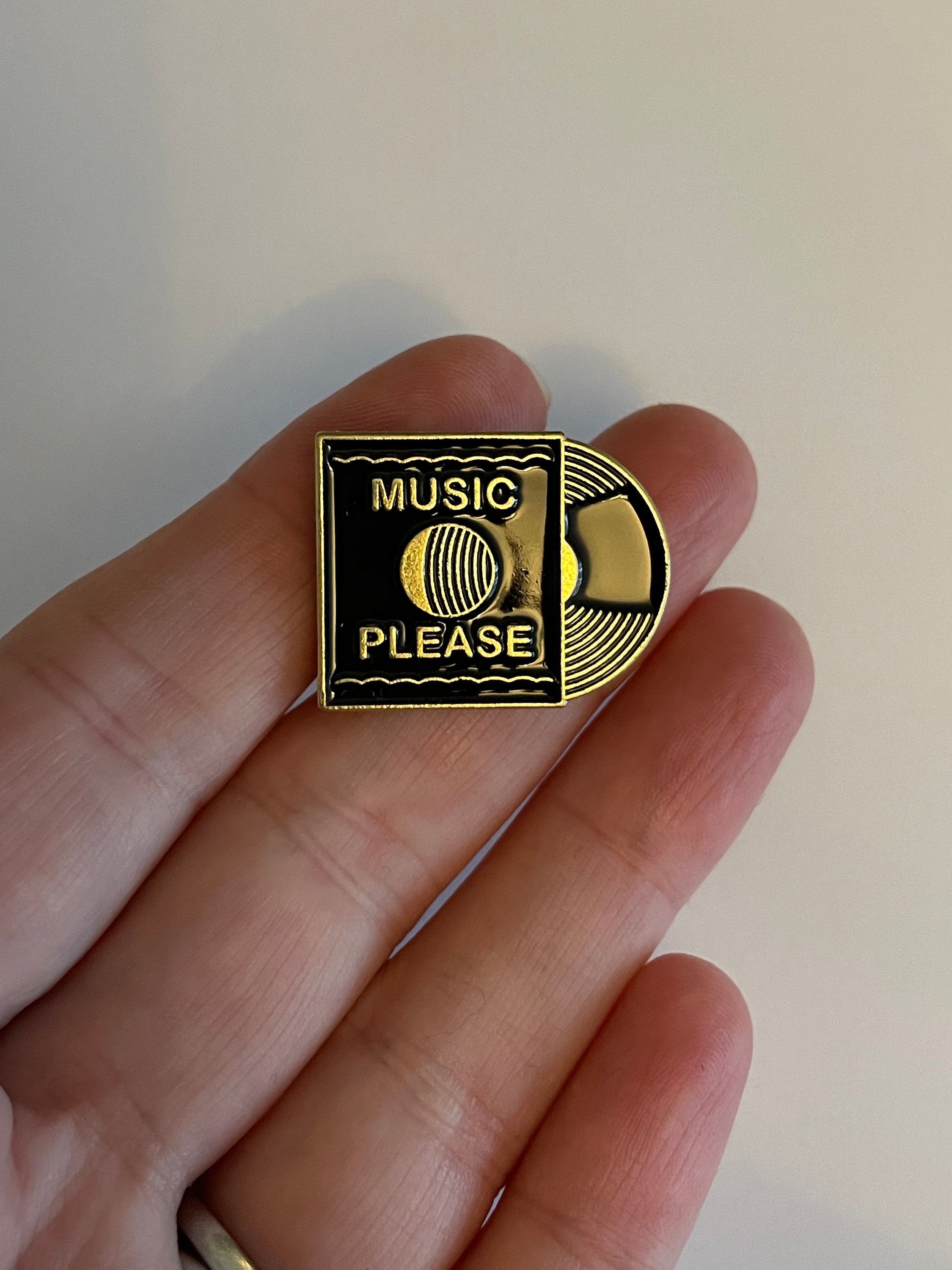 Kitűző - Music Please Kitűző - Music Please