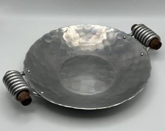 Vintage gehämmerte dekorative Aluminiumschale