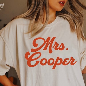 Custom Bride Tee, Mrs. Bride T-shirt, Bridesmaids T-Shirts, Custom Text, Vintage Inspired, Couple T-shirt, Marriage tshirt, Personalized tee