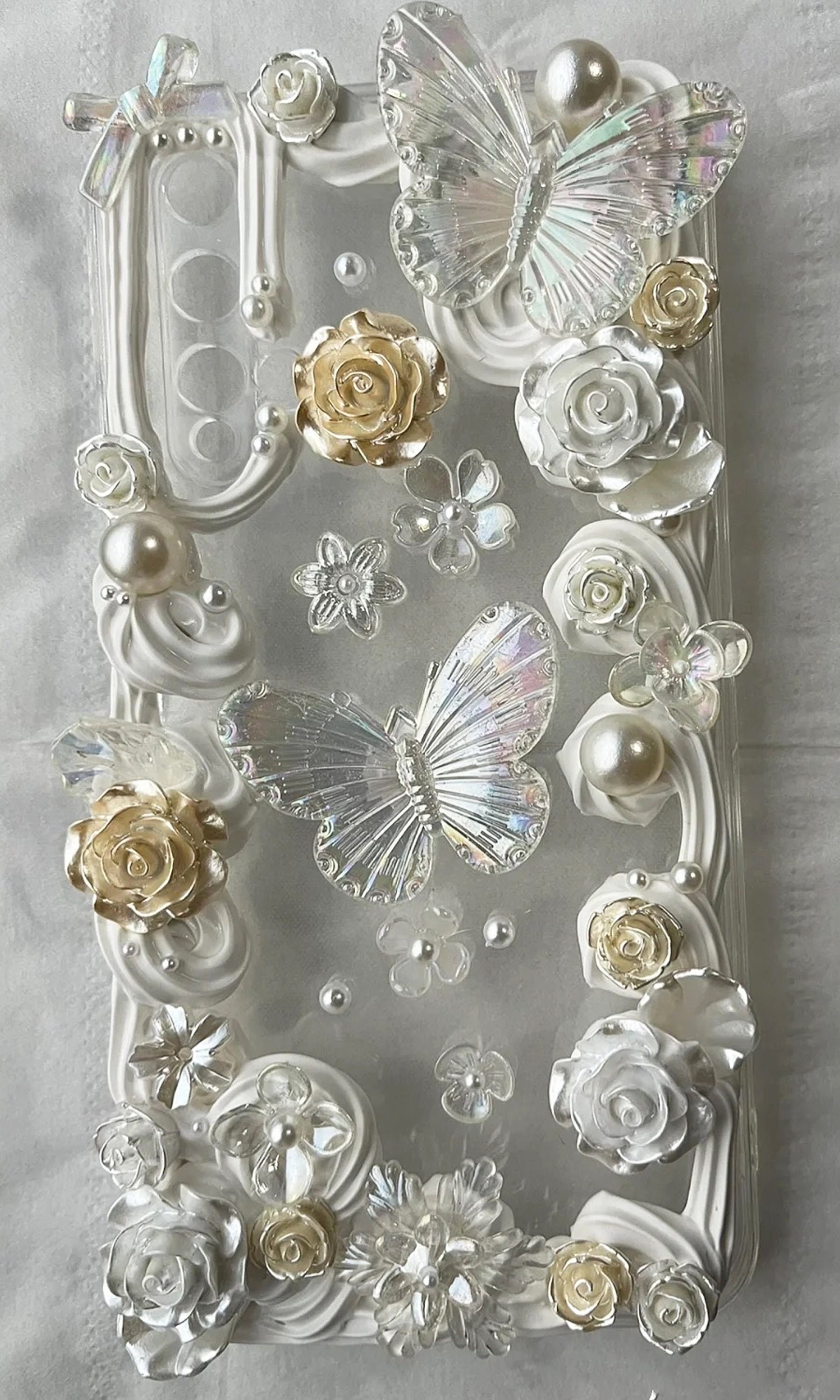 洋書 Handmade in India Pearl White Baroque Style Decoden Phone Case With Aurora