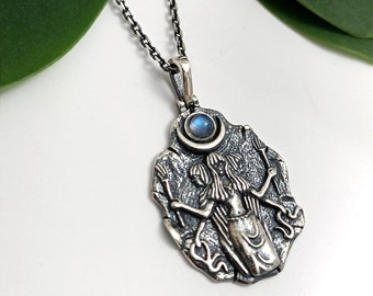 Sterlingzilveren Hecate-medaillon: hanger drievoudige godin hekserij