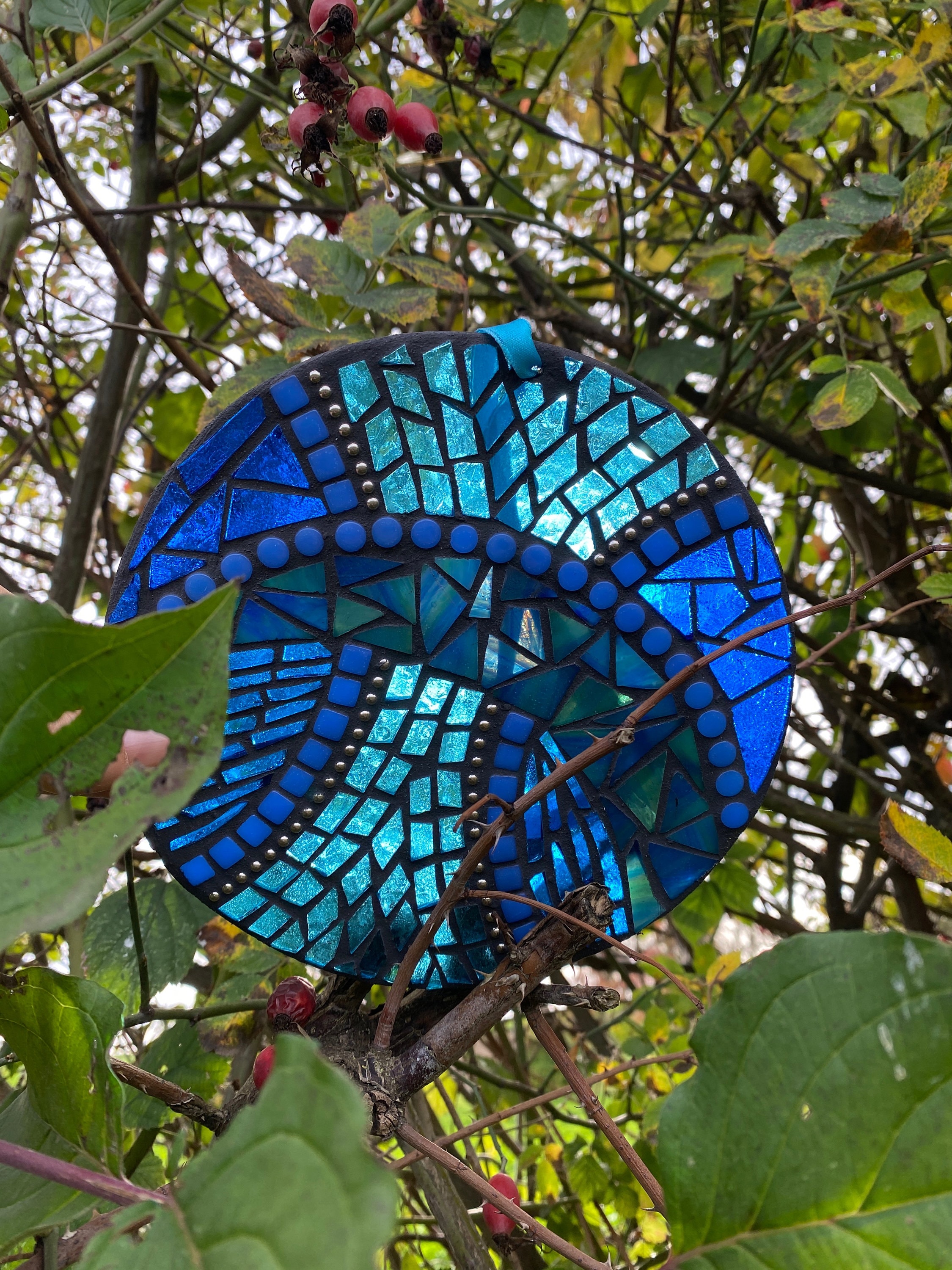 Arinna mosaic suncatcher garden stake flower stake decoration glass heart heart stake love garden stele glass artist mosaic artist glass art unique