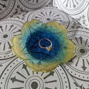 Portaoggetti in resina a tema spiaggia: portaoggetti con fiori glitterati iridescenti