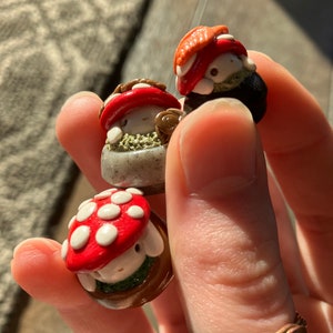 Cute handmade polymer clay mushroom desk friend| mushroom buddies| clay desk buddies| mushroom desktop decor| fungi desk friends| toadstool