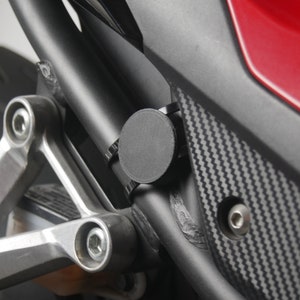 AirTag motorcycle tracker | AirTag mount | easy installation | Apple AirTag motorcycle tracker | AirTag hiding place | minimalist