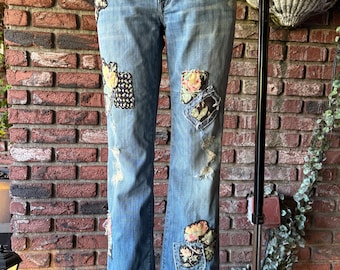 Vaqueros Citizens of Humanity de tiro bajo reciclados con parches de tela vintage.