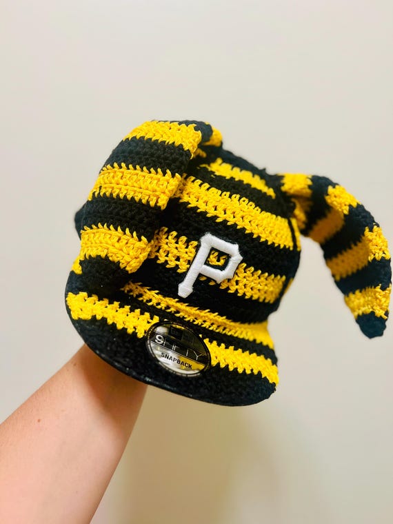 Custom Crochet Ball Cap: Made-to-order Team Snapback - Etsy display picture 3