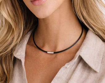 Kautschukkette schwarz mit Edelstahlverschluss – Gummikette Halskette für Anhänger – Minimalistische Unisex Kette – Schmuckband modern