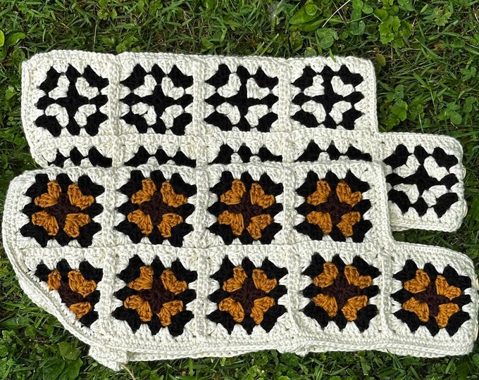Handmade Crochet Granny Square Pet Jacket – Colorful Retro Sweater for Cats, Dogs & Small Animals
