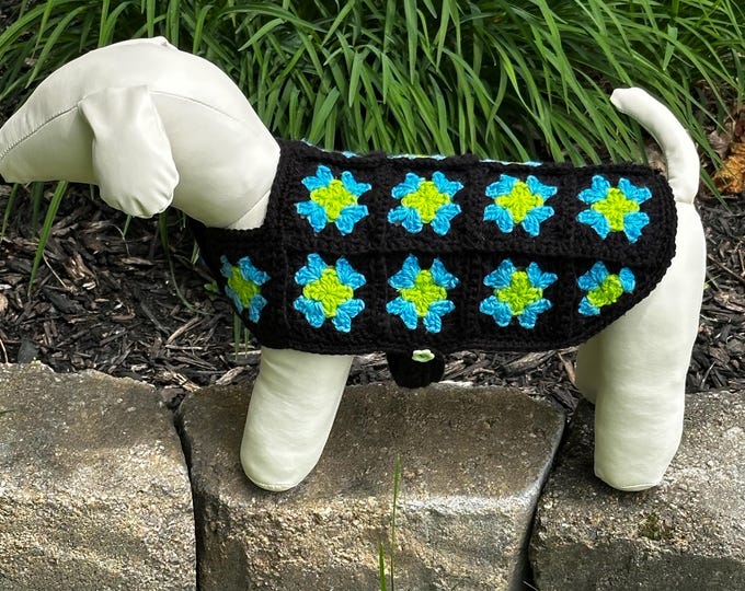 Handmade Crochet Granny Square Pet Jacket – Colorful Retro Sweater for Cats, Dogs & Small Animals