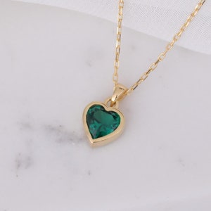 Smaragd Herz Halskette, eleganter 14K Solid Gold Anhänger, Mai Birthstone Schmuck, herzliches Geschenk für sie, Lünette Herz Smaragd Halskette