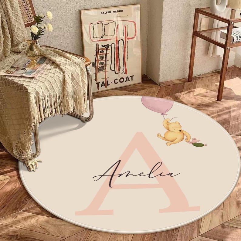 Personalizowany dywanik dziecięcy Kubuś Puchatek z imieniem dziecka Dywan z misiem Puchatkiem do pokoju dziecięcego Prezent na baby shower do pokoju dziecięcego zdjęcie 3