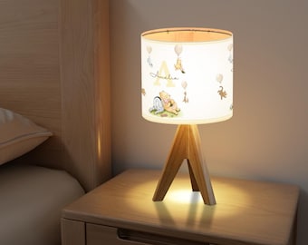 Winnie de Pooh tafellamp met aangepaste naam – Gepersonaliseerde kindernachtkastjelamp – Decor babykamer – Slaapkamer nachtlamp