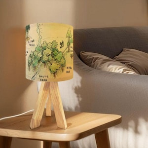 Personalisierte Winnie the Pooh Map Lampe - Kinderzimmer Licht mit individuellem Namen - Babyzimmerdekor - Kinder Nachttischlampe - Geschenk für Neugeborene oder Kleinkinder