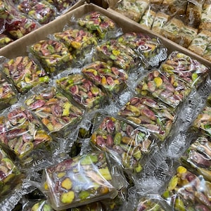 Loukoum aux  pistache doux de luxe et délice syrien 200g (6-8 pièces)