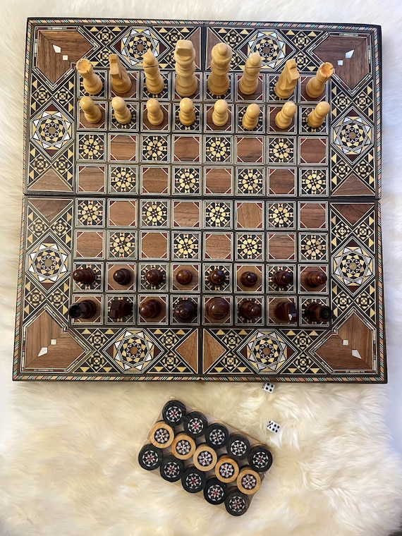 Jeux de plateau artisanaux en bois