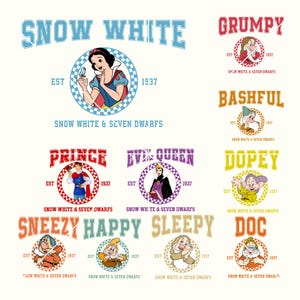 Pode incluir: Uma coleção de designs gráficos coloridos com personagens de Branca de Neve e os Sete Anões. Cada design inclui o nome de um personagem em uma fonte universitária, o ano de 1937 e uma ilustração circular do personagem em um fundo branco.