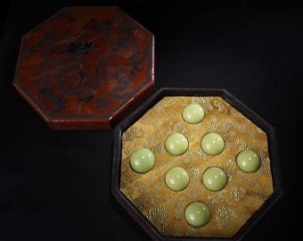 Rare Luminous Stone Beads in a Box Collected from Rare Treasures and Old Collections