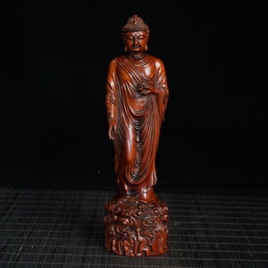 Eine volkstümliche Sammlung handgeschnitzter Buchsbaum Buddha Statuen