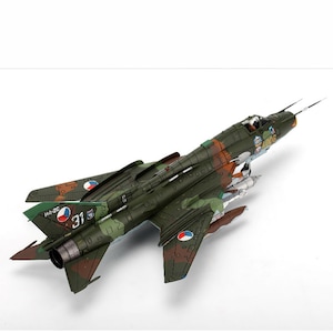 Die cast Czech Air Force SU-22 fighter jet militarized combat 1:72 ratio alloy and plastic simulation men&#39;s gift