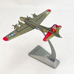 Diecast B-17G Militarized Combat Bomber Alloy Model 1:200 Scale Toy Gift Collection Simulation Display Decoration