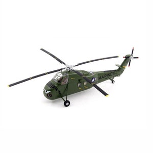 U.S. Navy UH-34D Militarized Combat Helicopter Plastic Model 1:72 Scale Toy Gift Collection Simulation Display Decoration