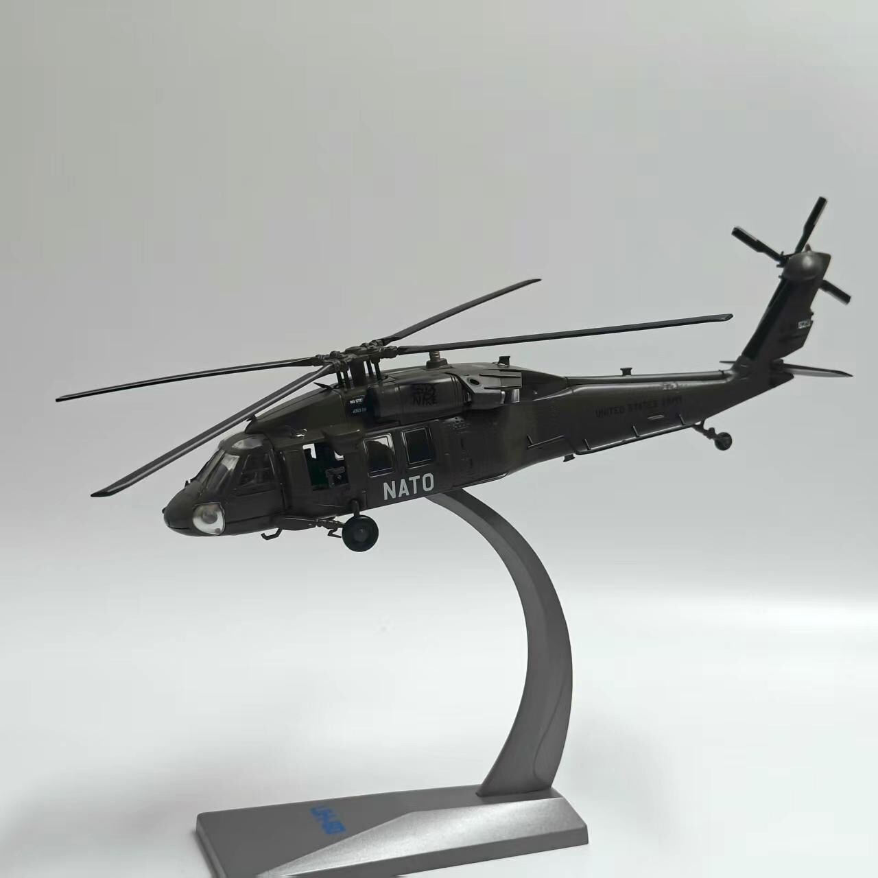 手作りのダイキャスト製 1/72スケール UH-60 ブラックホーク