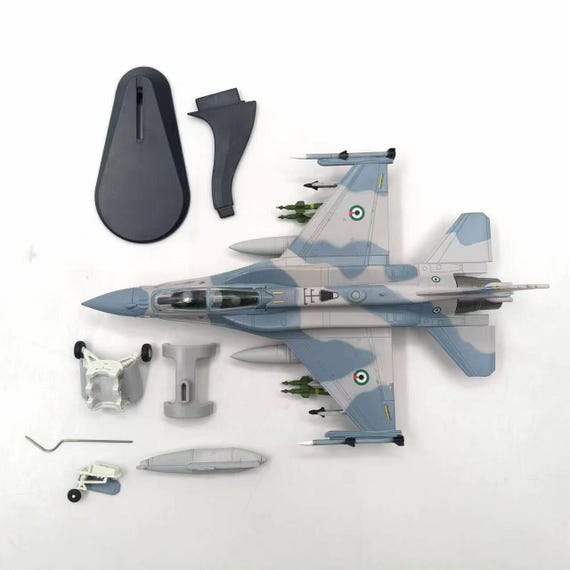 1:72 Scale F-16 Fighting Falcon Diecast Model – Desert Camouflage