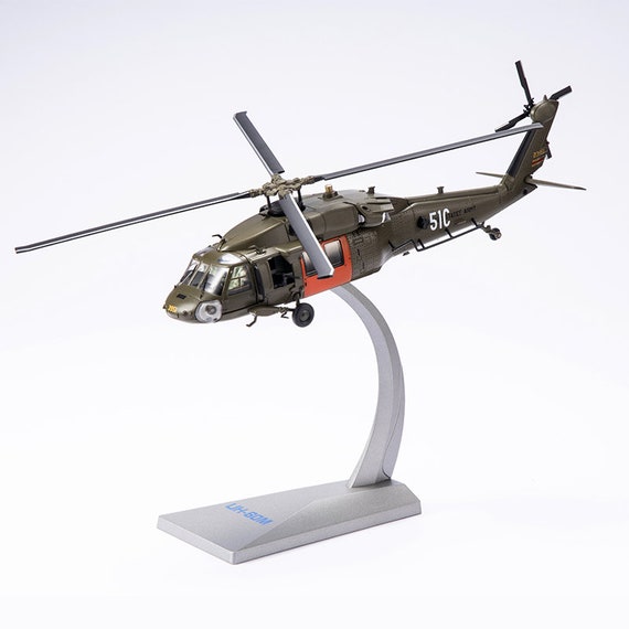 SIKORSKY UH-60 A BLACKHAWK US ARMY HELICOPTER 1:72 EASY MODEL - BCN