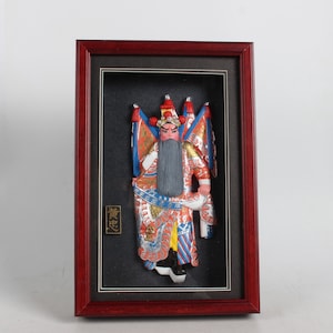 Hand-painted lacquerware Guan Yu mask statue
