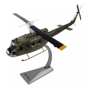 Diecast US Army UH-1H Militarised Kampfhubschrauber Legierung Kunststoff Modell 1:48 Spielzeug Geschenk Sammlung Dekoration