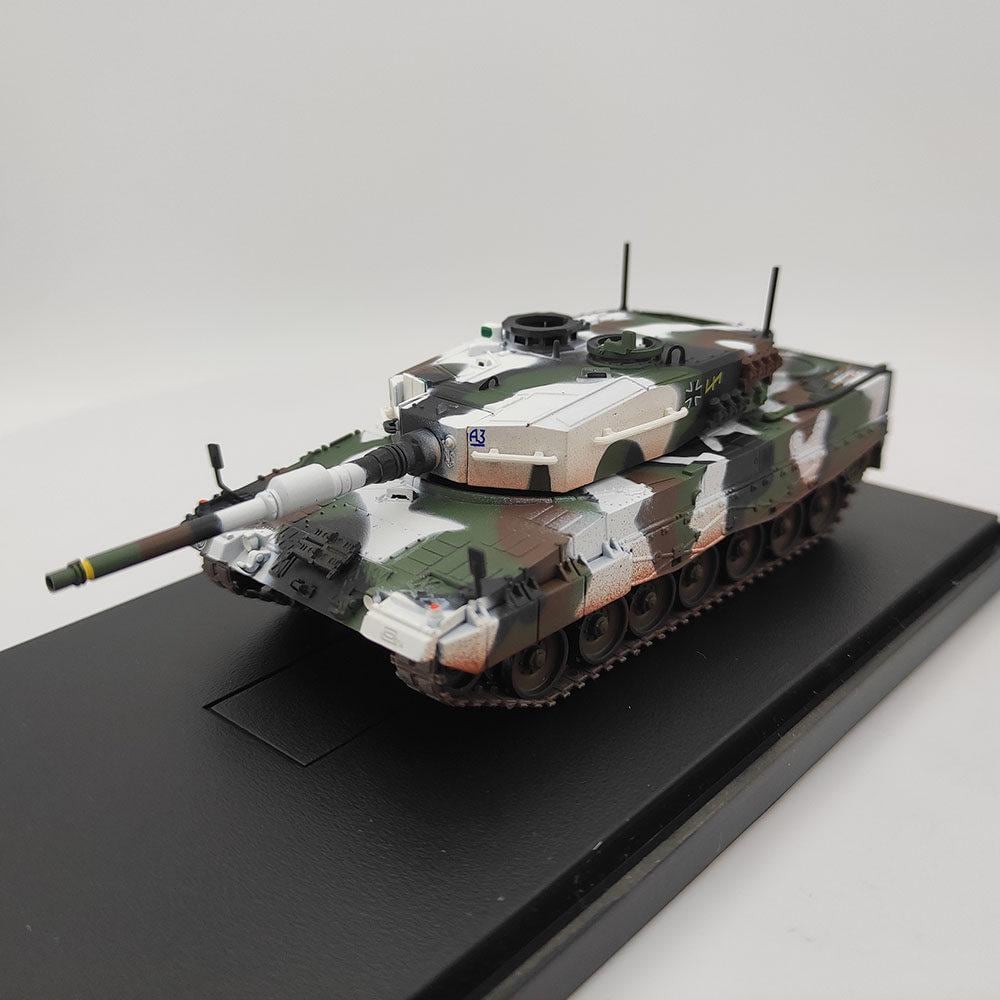 1/72スケール ドイツ軍レオパルト2A4戦車モデル – 冬季迷彩、接着剤