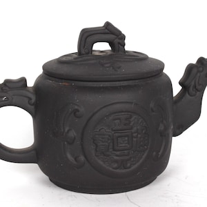 Yixing Zisha pottery handmade teapot