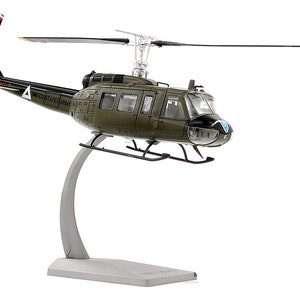 Diecast Us Army UH-1H Militarized Combat Helicopter Alloy plastic Model 1:48 Scale Toy Gift Collection Simulation Display Decoration