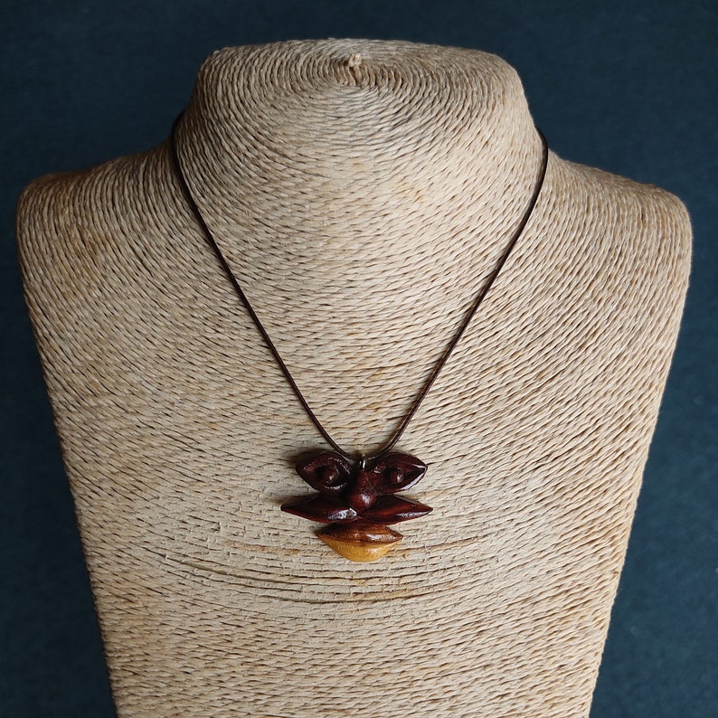Collier En Bois Sculpté Vintage - Magnifique Et Neuf, Parfait Pour Un Look Naturel Et Unique