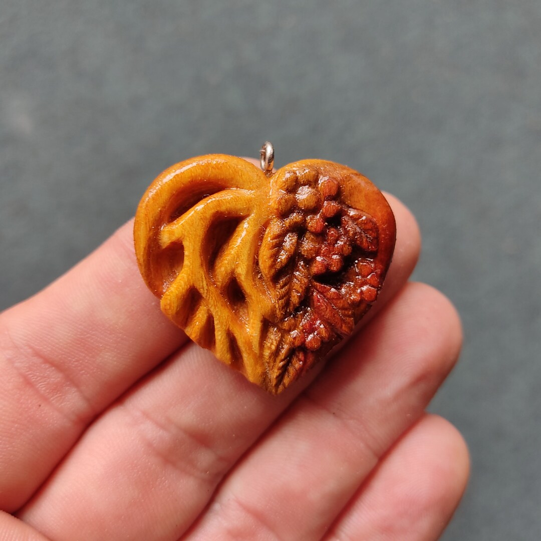 Ciondolo A Forma Di Cuore Anatomico Umano In Legno Intagliato A Mano I Collana O Portachiavi