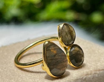 Natürlicher Labradorit Ring/Vergoldeter Ring/Grauer Edelstein Ring/Drei-Stein-Ring/Handgemachter Ring/Statement Ring/Handgemachter Edelstein Ring/Geschenk