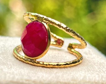 Bague rubis ovale/bijoux en rubis/Bague faite main/Bague ovale avec pierres précieuses/Bague plaqué or/Bague en laiton plaqué or 18 carats/Bague de mariée/Cadeau d'anniversaire