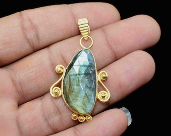 Labradorite 15x28mm Irregular Shape Pendant,Labradorite Gemstone Pendant,Labradorite Pendant,Labradorite Gold Plating Pendant Jewellery,Gift