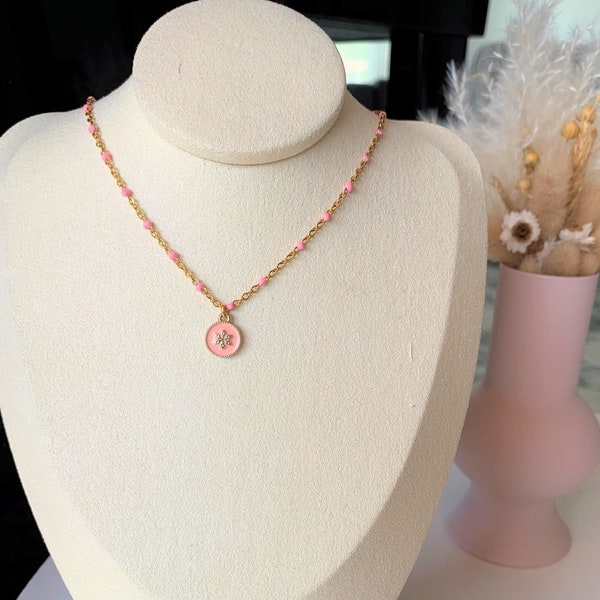 Collier fantaisie chaine perlée dorée acier inoxydable et rose pendentif rond résine rose ballerine et étoile dorée, cadeau, poétique