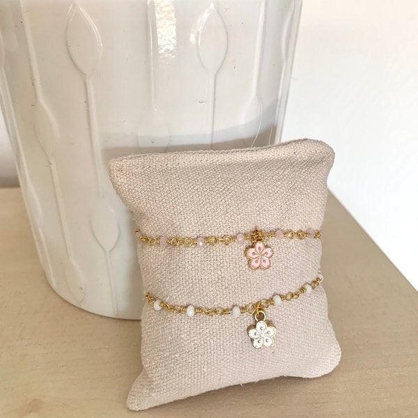 Golden beaded chain bracelet, glass beads with hibiscus flower enamel charm, fancy bracelet, ceremonies or delicate gift.